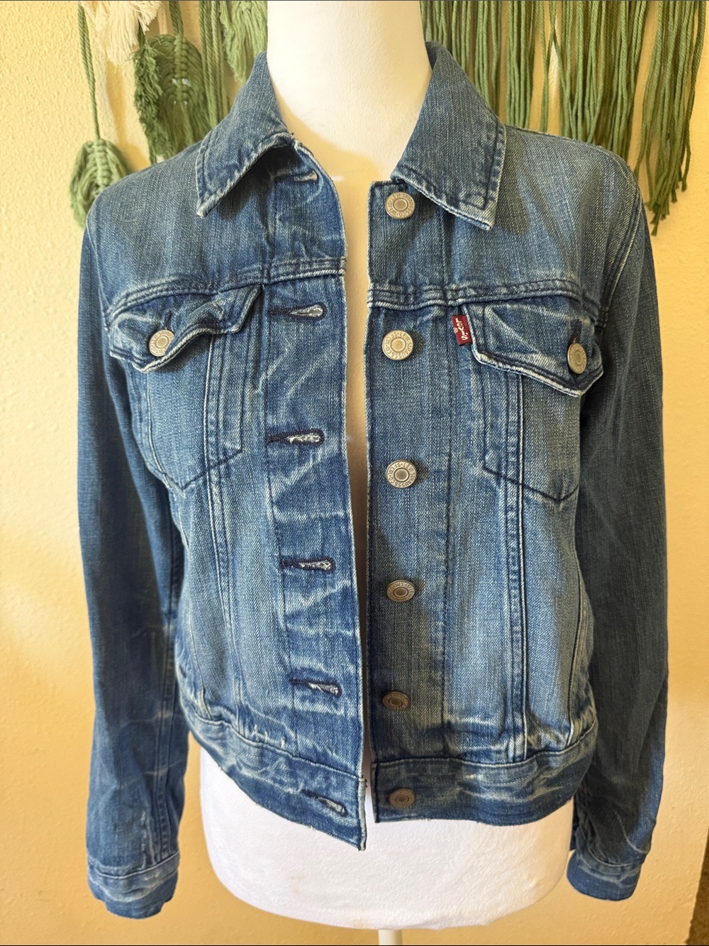 Levi's Medium Blue Denim Trucker Jacket - Womens Classic Jean Coat